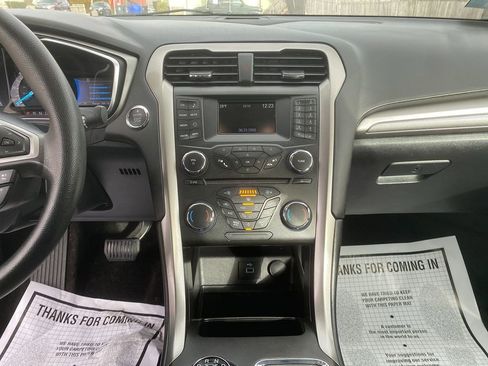 Used 2018 Ford Fusion S image 20