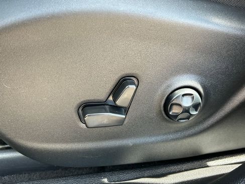 Used 2021 Jeep Cherokee Latitude Lux 80th Anniv w/ Quick Order Package 26U 80TH image 17