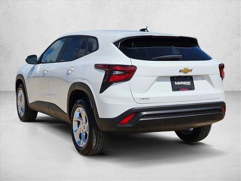 New 2026 Chevrolet Trax LS w/ LS Convenience Package FWD image 9