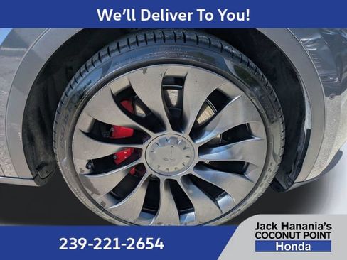 Used 2022 Tesla Model Y Performance AWD/4WD image 11