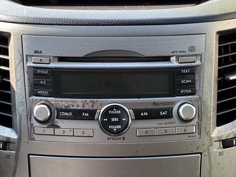 Used 2011 Subaru Outback 2.5i Premium AWD/4WD image 16