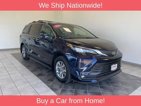 Used 2026 Toyota Sienna XLE FWD image 1
