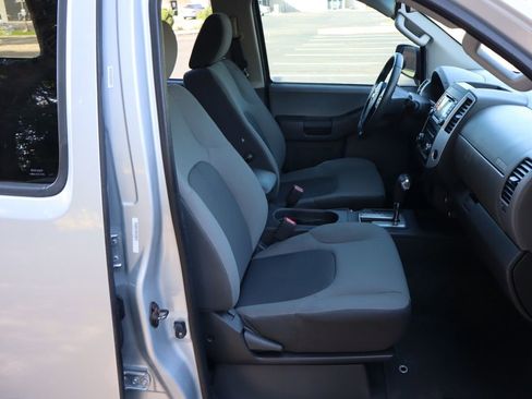 Used 2015 Nissan Xterra S image 22