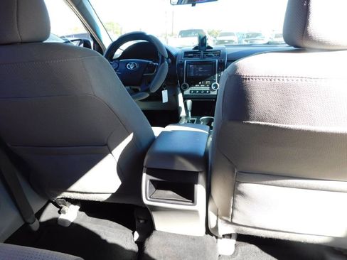 Used 2012 Toyota Camry LE image 37
