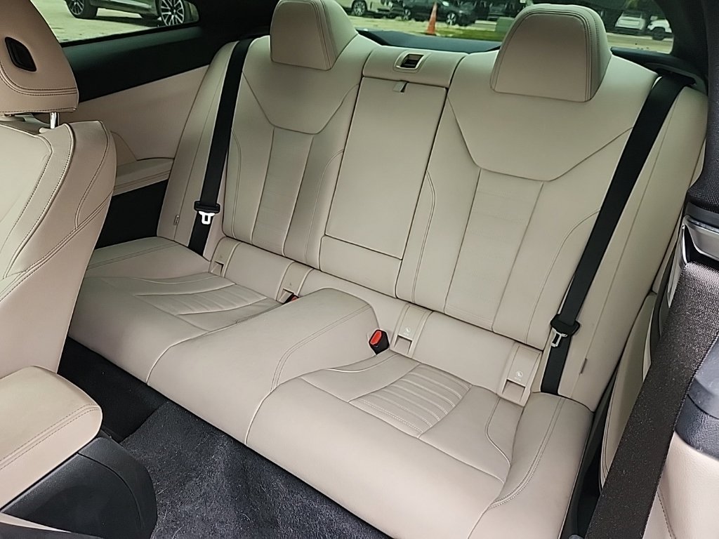Used 2021 BMW 430i Coupe w/ M Sport Package RWD image 3