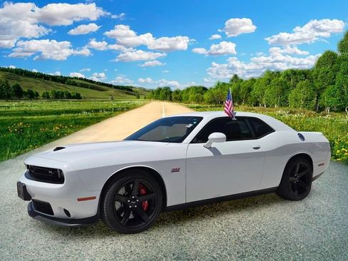 Certified 2018 Dodge Challenger SRT RWD image 2