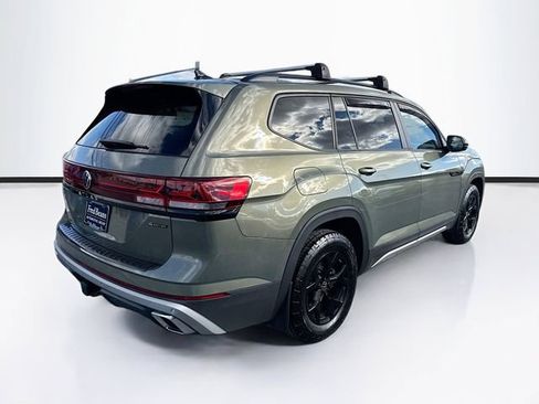 Used 2024 Volkswagen Atlas Peak Edition SEL image 8