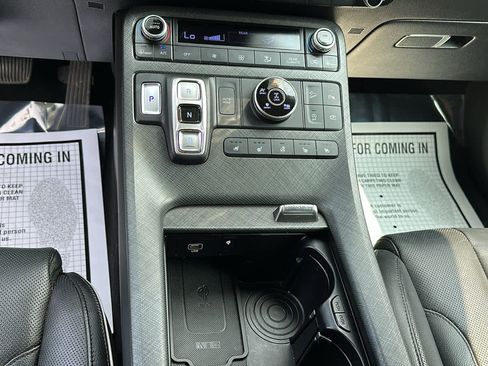 Used 2023 Hyundai Palisade Limited image 21