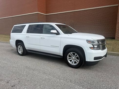Used 2015 Chevrolet Suburban LT image 22