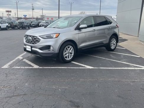 Used 2022 Ford Edge SEL w/ Convenience Package image 2
