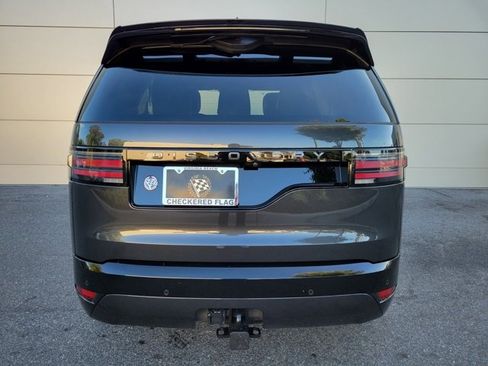 Used 2024 Land Rover Discovery Dynamic SE image 4