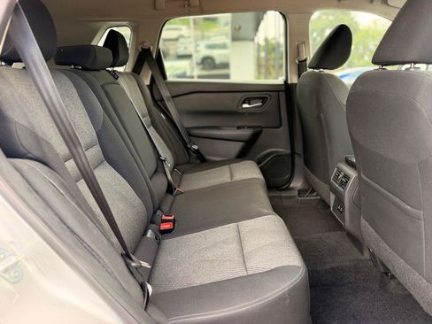 Used 2025 Nissan Rogue SV AWD/4WD image 16