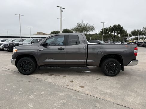 Used 2015 Toyota Tundra SR5 image 8