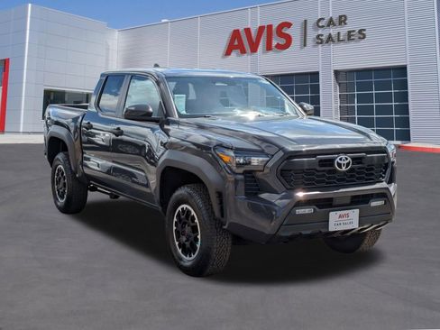 Used 2024 Toyota Tacoma TRD Off-Road image 3