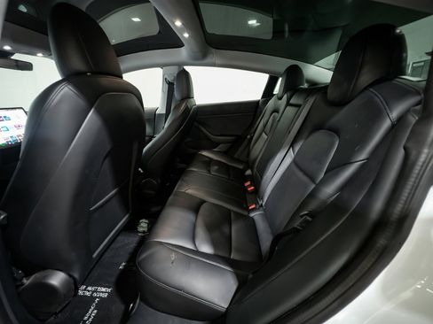 Used 2021 Tesla Model 3 RWD image 17