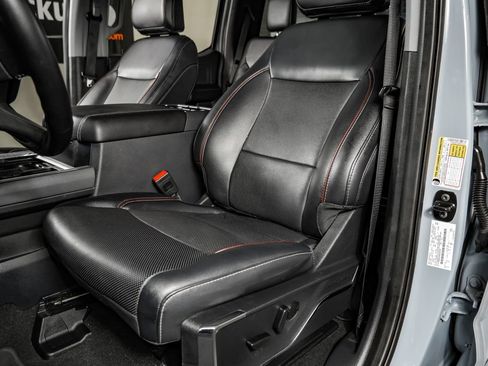 Used 2024 Ford F250 Lariat w/ Sport Appearance Package AWD/4WD image 30