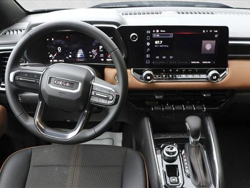 Used 2025 GMC Canyon AT4 AWD/4WD image 24