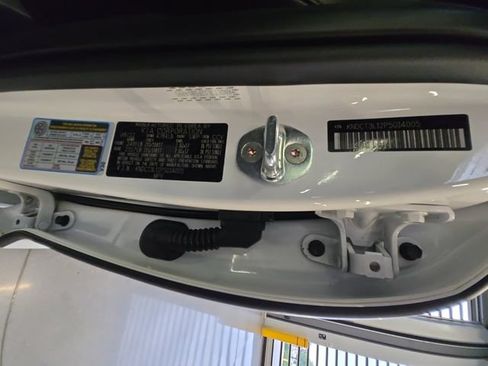 Used 2023 Kia Niro Wave w/ Wave Preserve Package FWD image 25