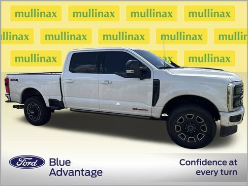 Used 2025 Ford F350 Platinum AWD/4WD image 2