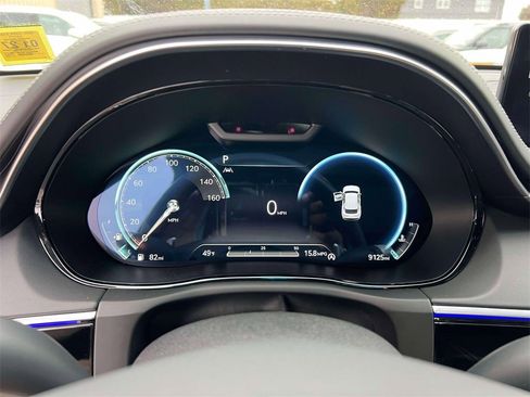 Certified 2025 Genesis GV70 2.5T w/ Sport Prestige Package image 27