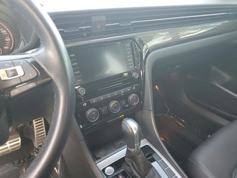 Used 2020 Volkswagen Passat 2.0T R-Line image 27