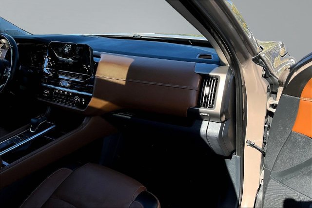 Used 2023 Nissan Pathfinder Platinum w/ Lighting Package (N93) FWD image 27