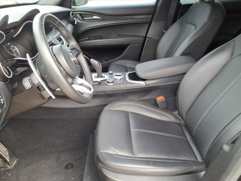 Used 2023 Alfa Romeo Stelvio Sprint image 19