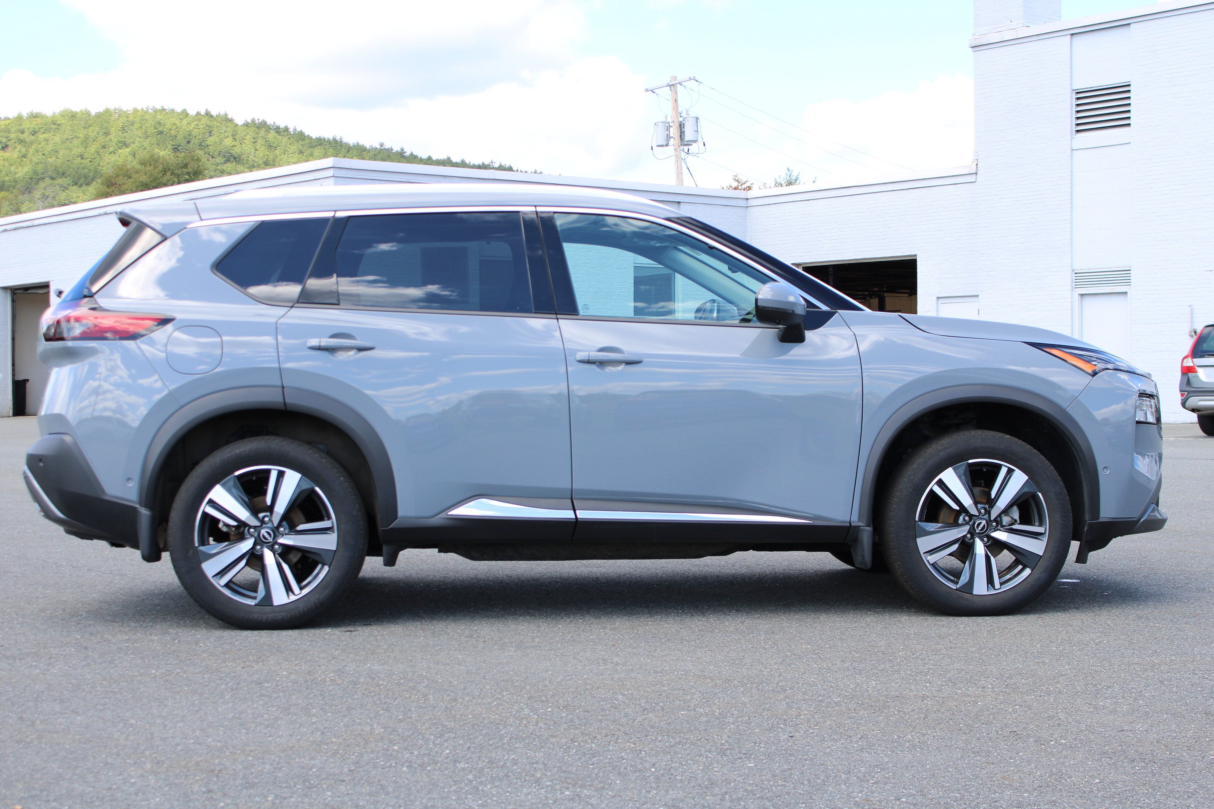 Used 2023 Nissan Rogue SL w/ SL Premium Package AWD/4WD image 6