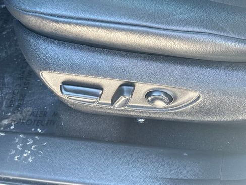 Used 2023 Toyota Highlander XLE image 52