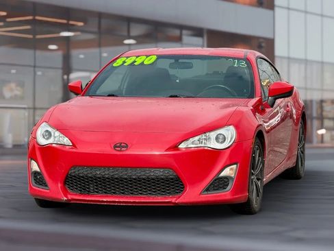Used 2013 Scion FR-S image 2