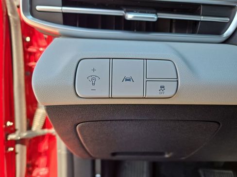 Certified 2023 Hyundai Elantra Limited w/ Preferred Accessory Package FWD image 21