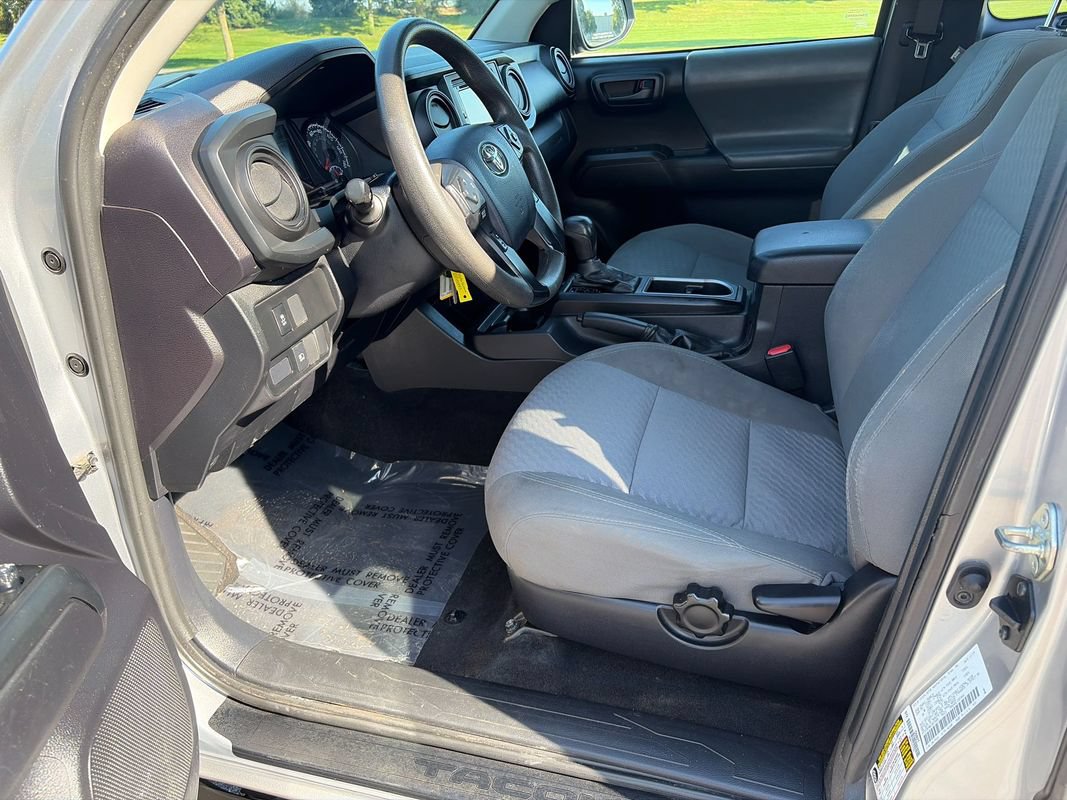 Used 2020 Toyota Tacoma SR AWD/4WD image 9