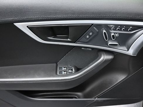 Used 2021 Jaguar F-TYPE Convertible image 10