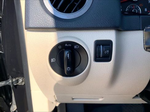 Used 2010 Volkswagen Tiguan SE AWD/4WD image 28