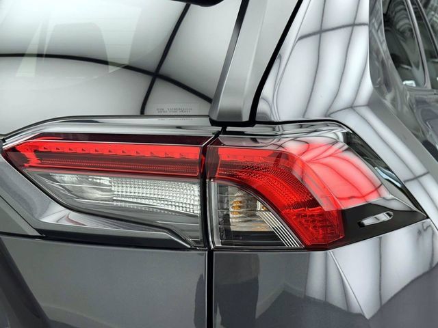 Used 2023 Toyota RAV4 LE AWD/4WD image 9