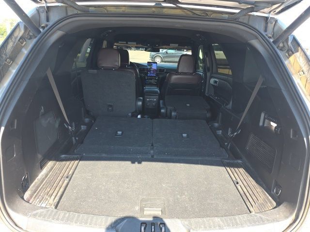 Used 2021 Ford Explorer Platinum w/ Equipment Group 601A AWD/4WD image 11