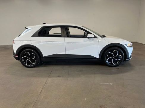 Used 2024 Hyundai Ioniq 5 SE RWD image 2
