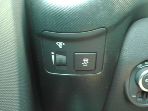 Used 2012 Kia Soul + w/ Audio Pkg FWD image 32