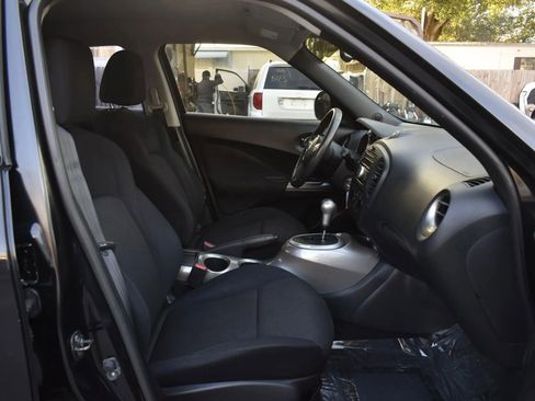 Used 2011 Nissan Juke S image 15