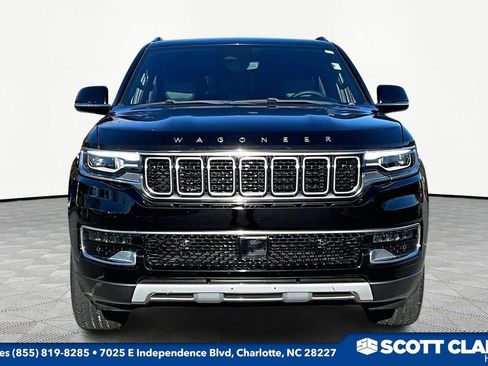 Used 2022 Jeep Wagoneer Series II image 2