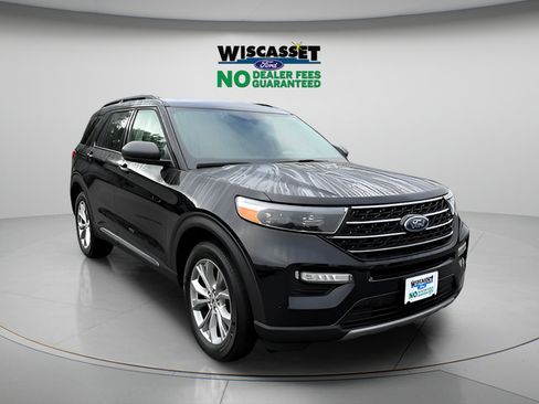 Used 2023 Ford Explorer XLT w/ Equipment Group 202A AWD/4WD image 24