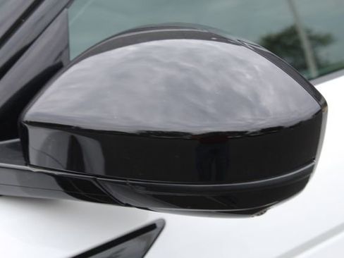 Used 2024 Land Rover Range Rover Evoque S image 12