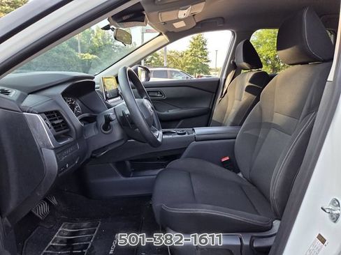 Used 2025 Nissan Rogue S AWD/4WD image 9