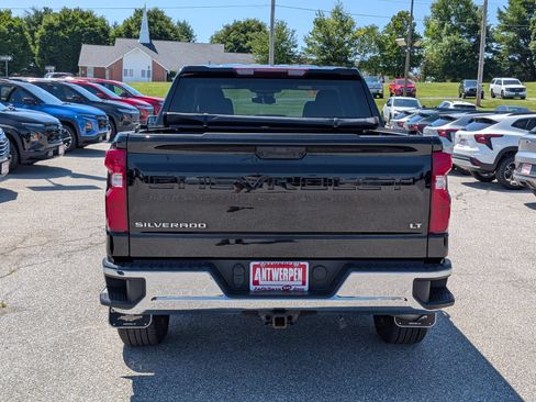 Used 2023 Chevrolet Silverado 1500 LT AWD/4WD image 4