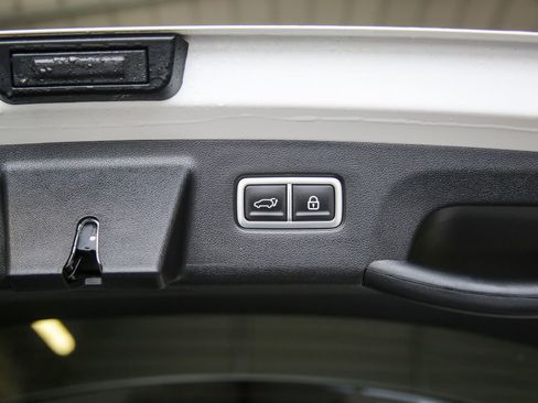 Used 2022 Kia Sorento SX Prestige w/ Panoramic Sunroof Package image 11