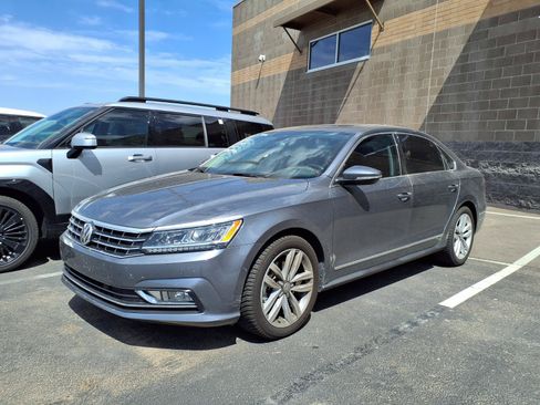 Used 2017 Volkswagen Passat 1.8T SEL Premium FWD image 1