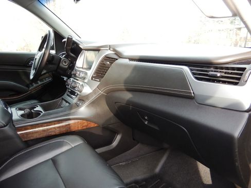 Used 2020 Chevrolet Tahoe LT image 23