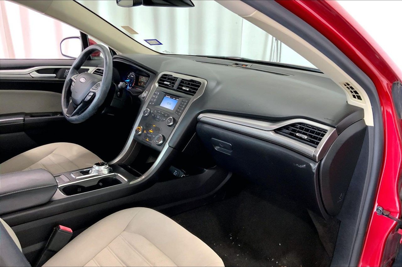 Used 2020 Ford Fusion S FWD image 28