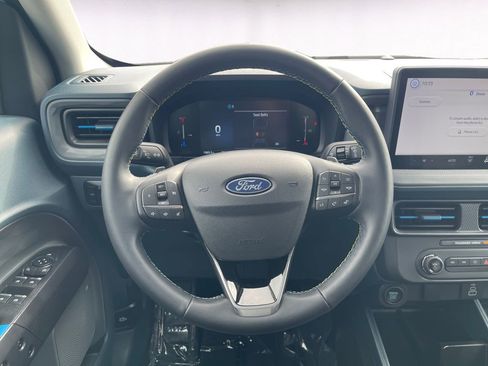 Used 2025 Ford Maverick Lobo image 12