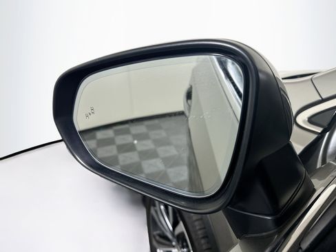 Used 2018 Lexus RX 350L w/ Premium Package image 16